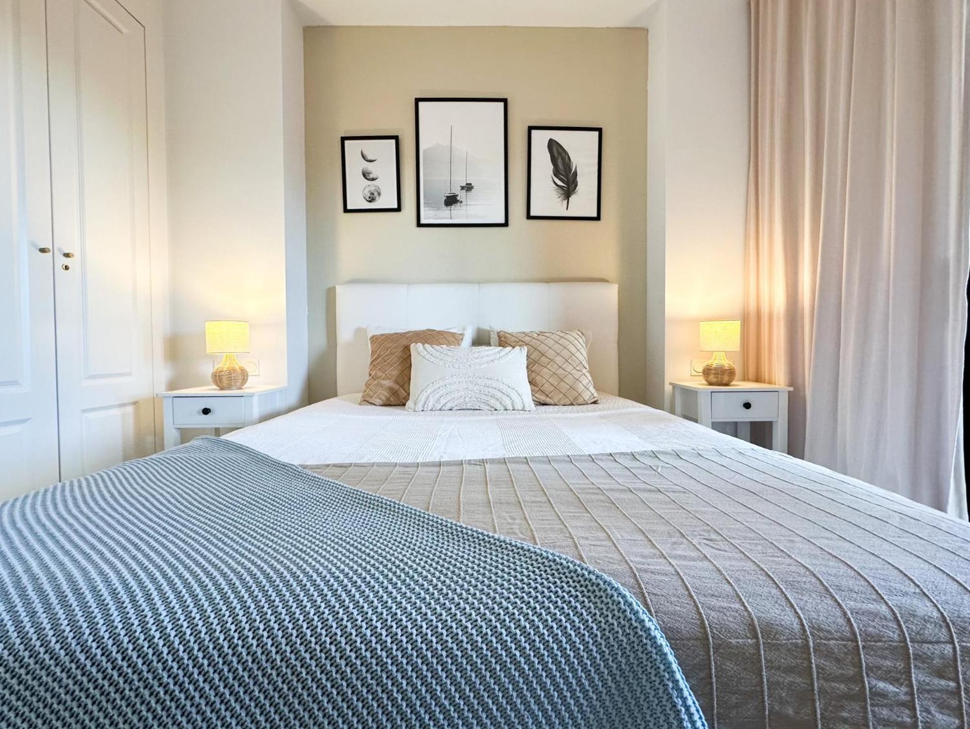 מנילבה Hola! Apartments At Coto Real מראה חיצוני תמונה