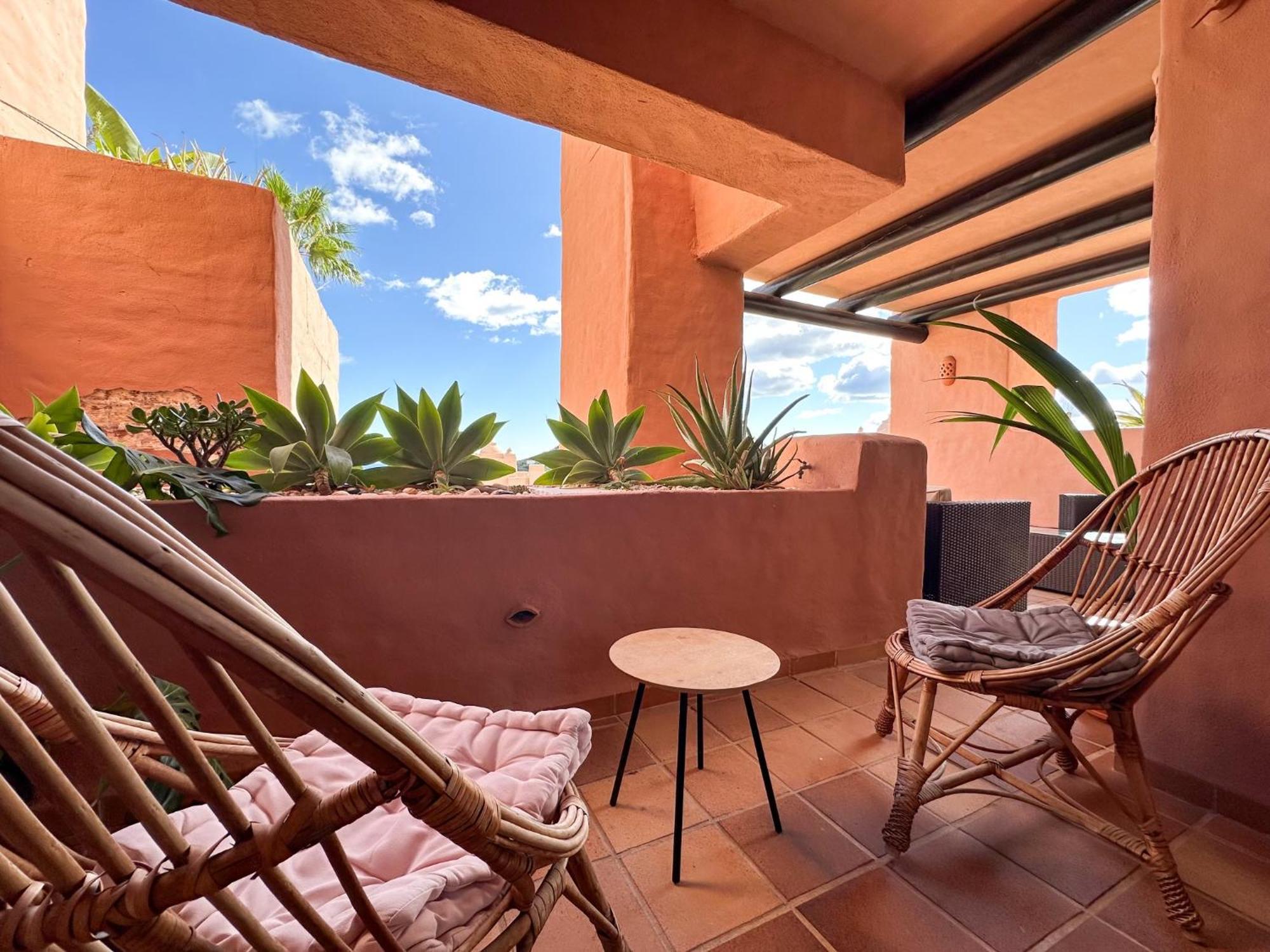 מנילבה Hola! Apartments At Coto Real מראה חיצוני תמונה
